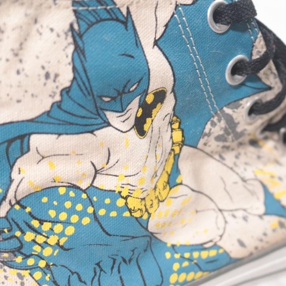 Chuck Taylor Batman Converse - Picture 2 of 5